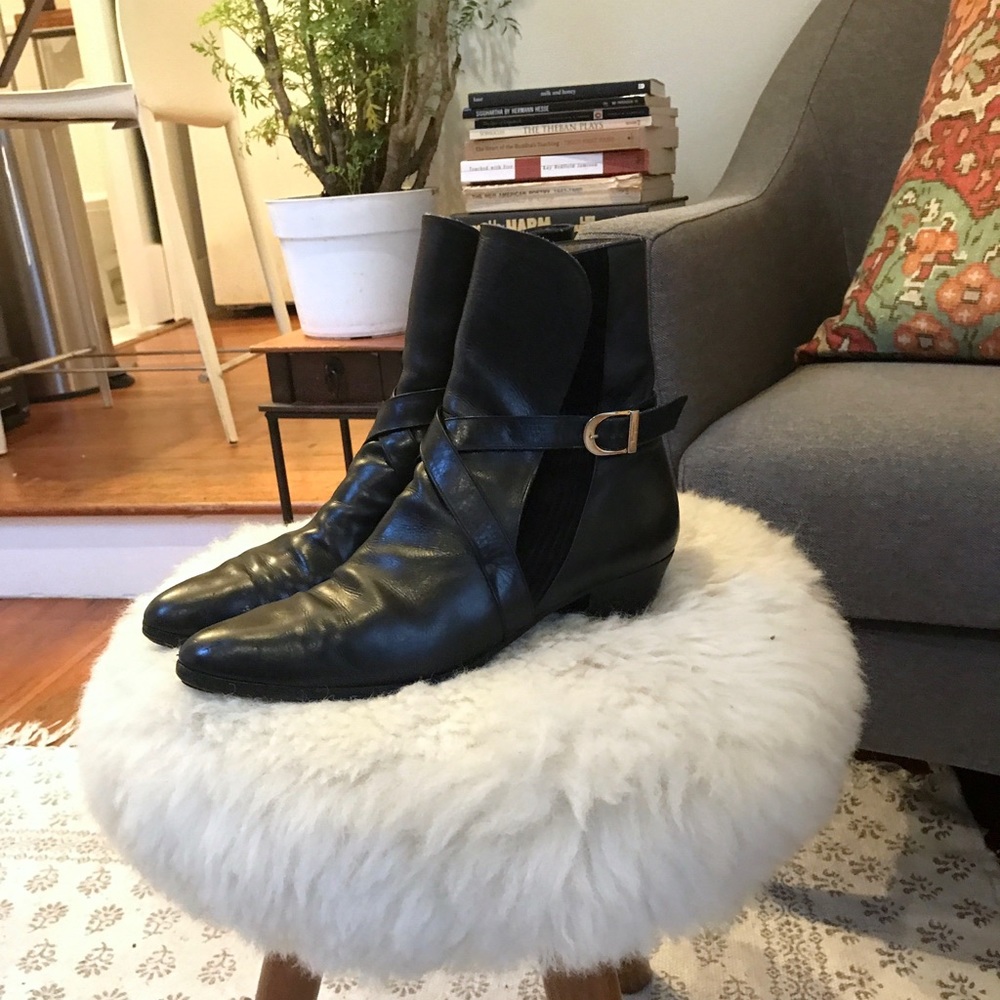 AUTOGRAPHED - Salvatore Ferragamo Women's Leather Ankle Boots. EUC